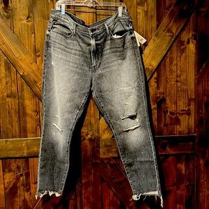 Mother jeans style stunner zip ankle step fray. Wash is unstitched in the dark